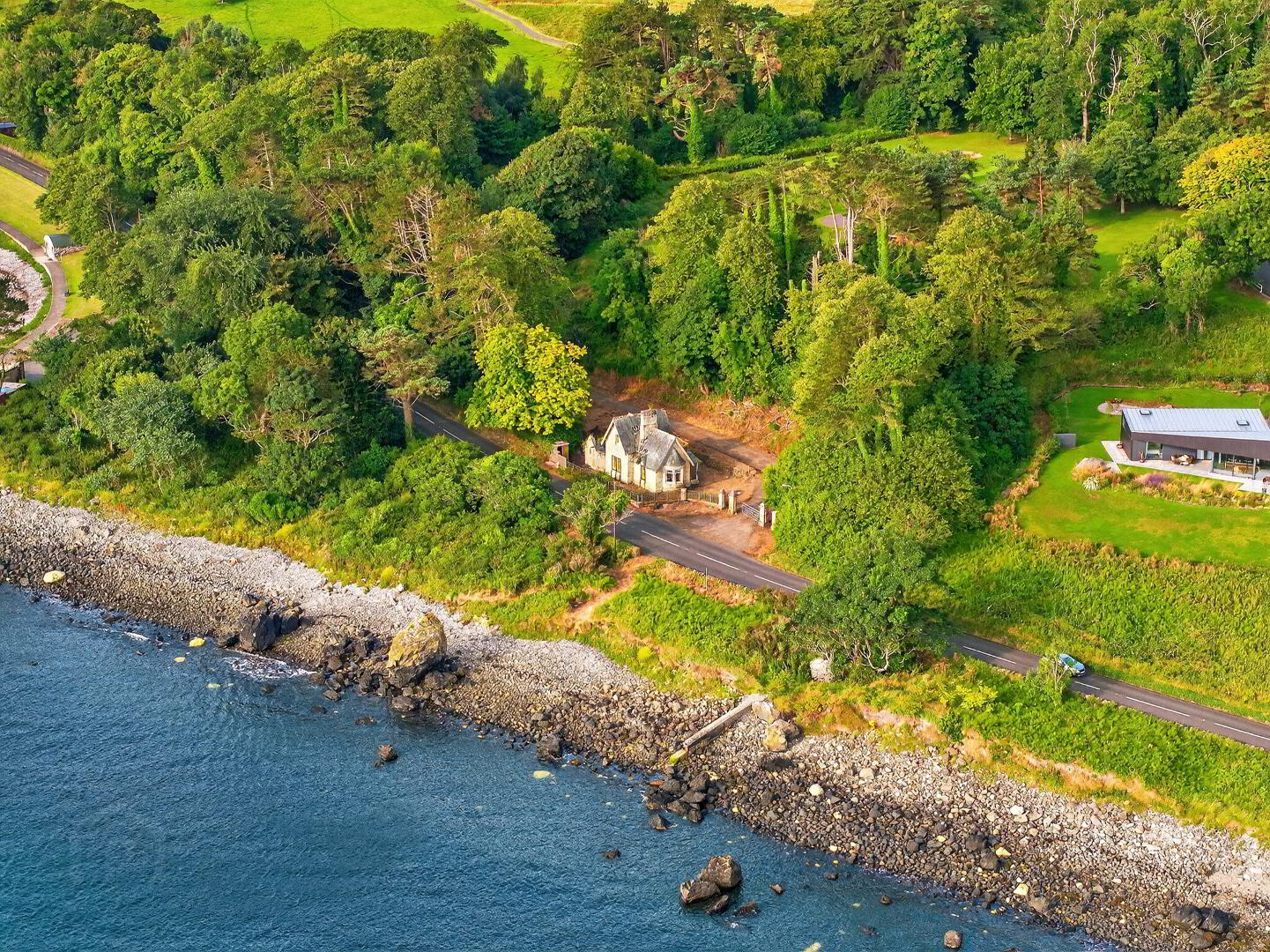 'Cairndhu Gate Lodge', 186 Coast Road 2 of 18