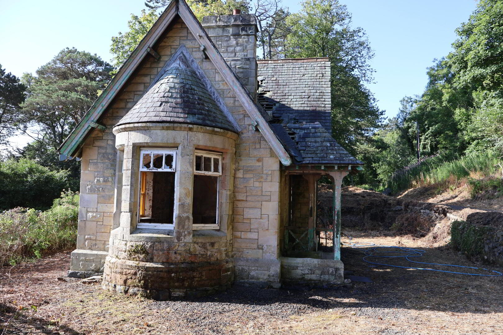 'Cairndhu Gate Lodge', 186 Coast Road 9 of 18