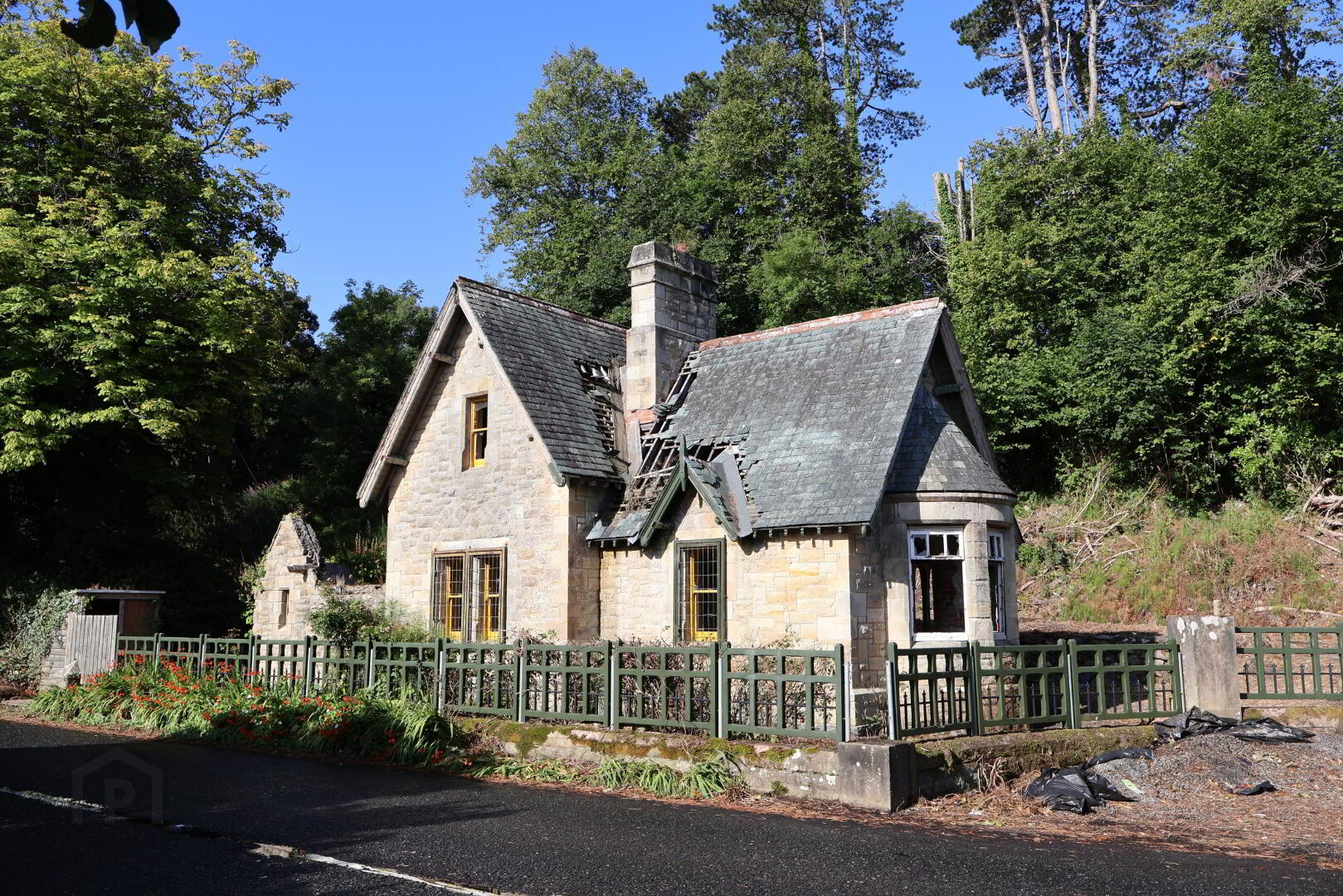 'Cairndhu Gate Lodge', 186 Coast Road 15 of 18