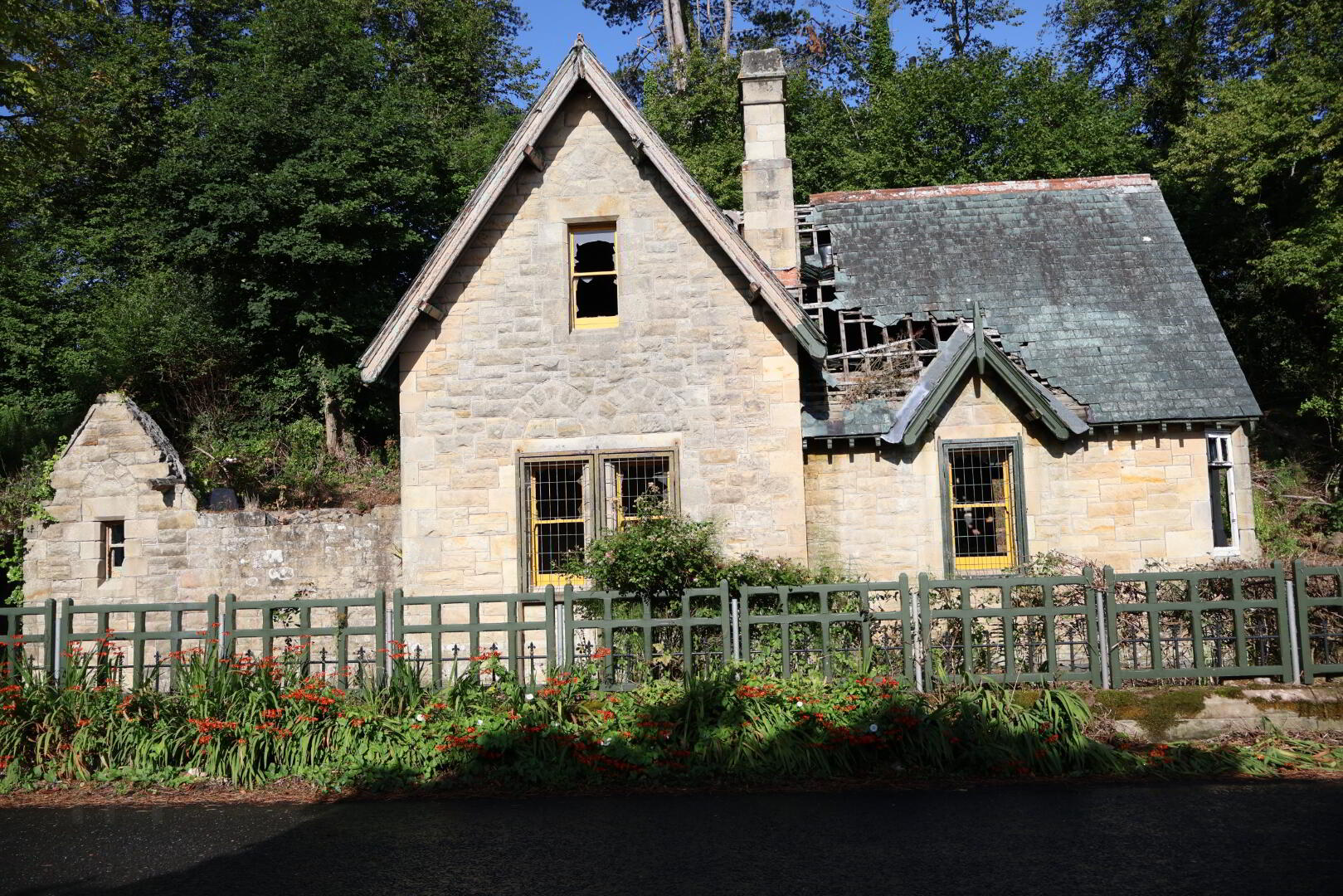 'Cairndhu Gate Lodge', 186 Coast Road 16 of 18