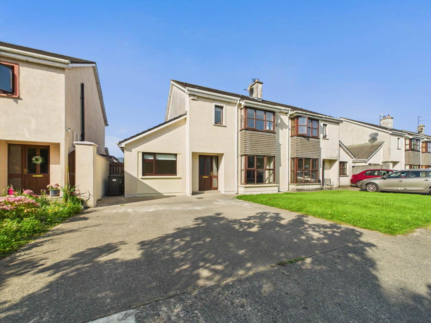 8 Kylemore Walk 1 of 20