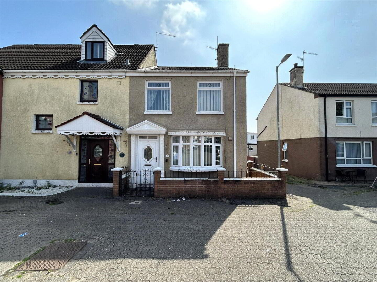 57 Laurelbank 1 of 11