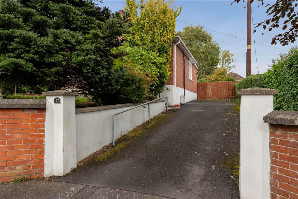 17 Ballyregan Road 2 of 34