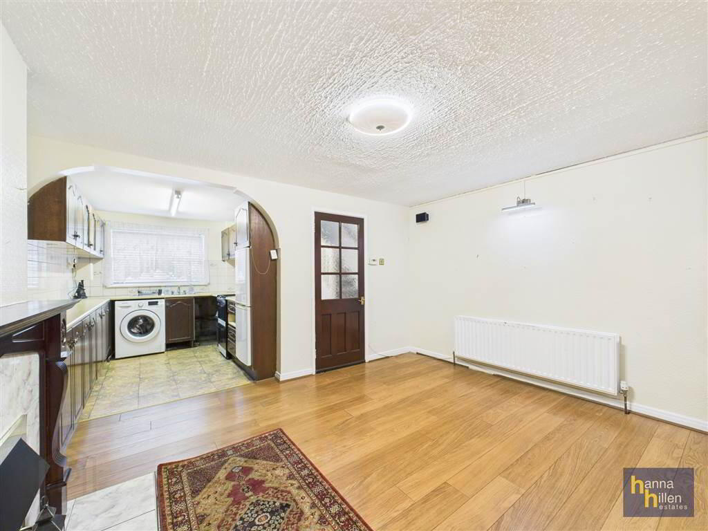 18 Cronin Park 7 of 15