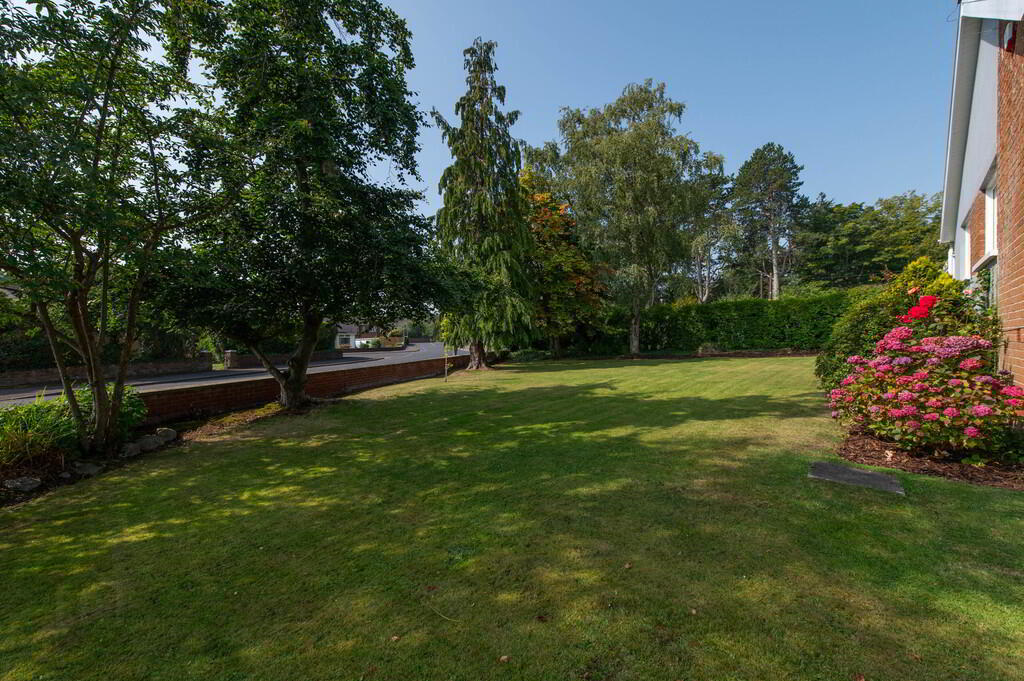 2 Lenamore Gardens 30 of 31