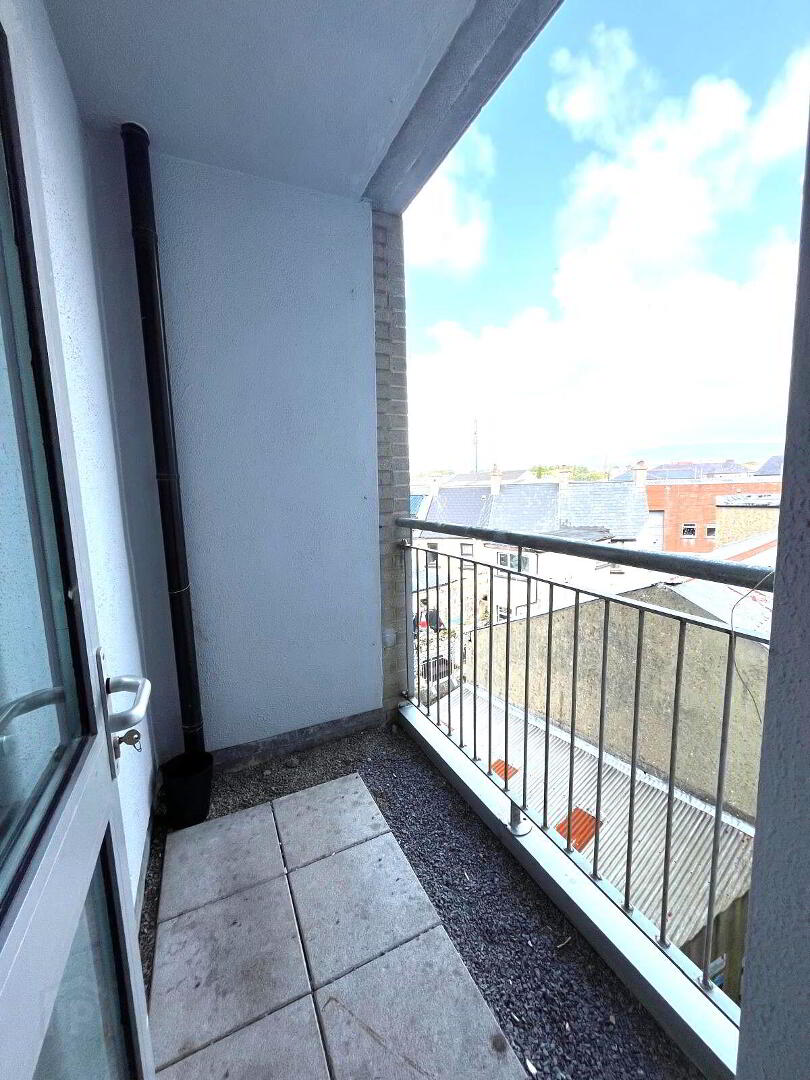Apartment 8 Block C City Gate 10 of 12