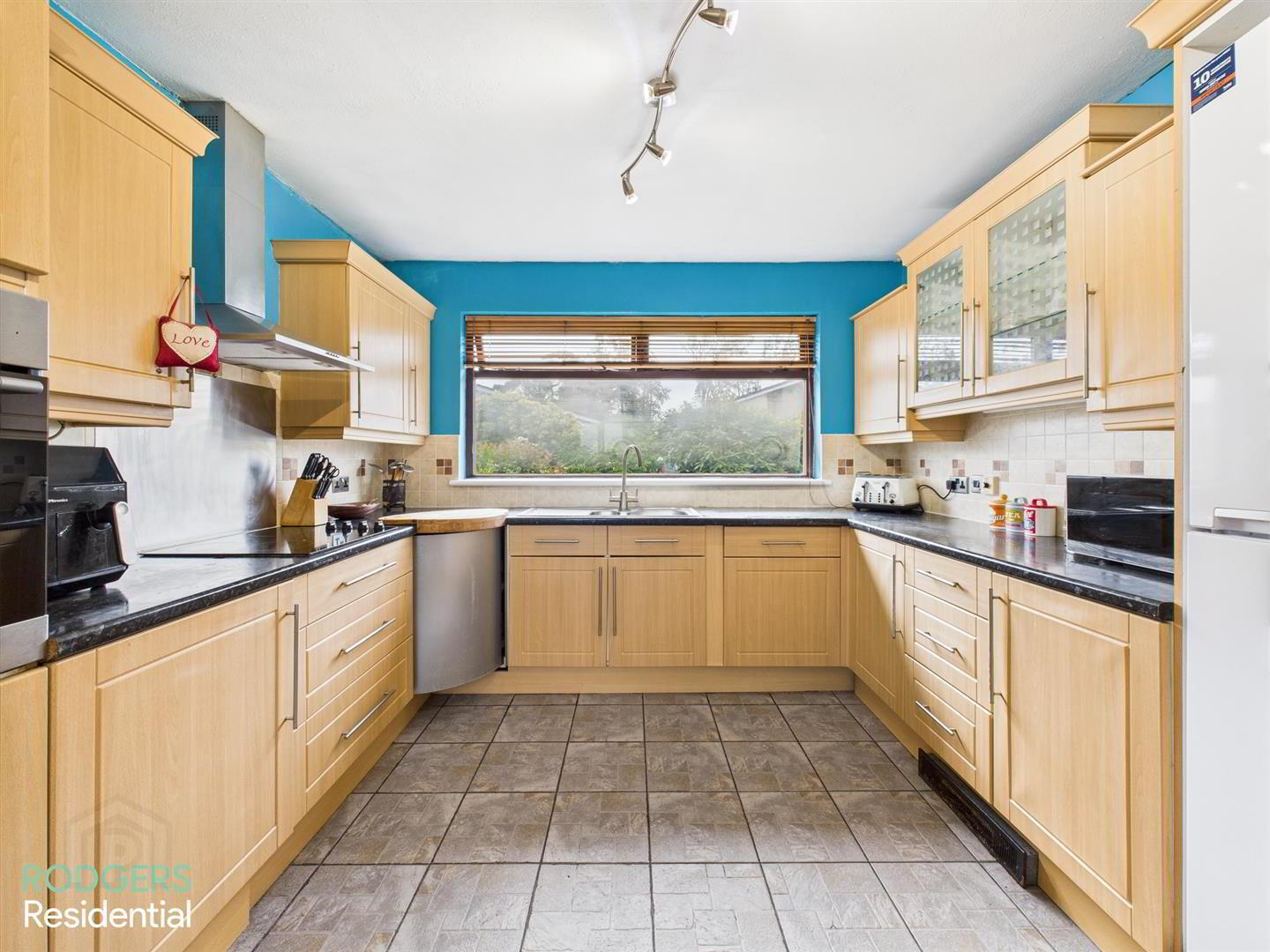 17 Carolsteen Avenue 9 of 27