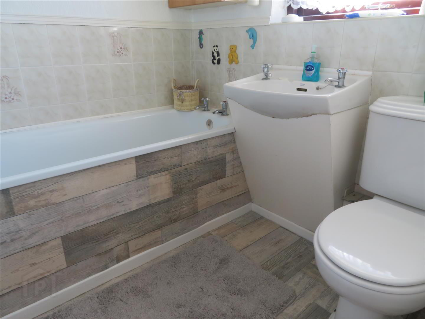 32 Larkfield Square 23 of 27