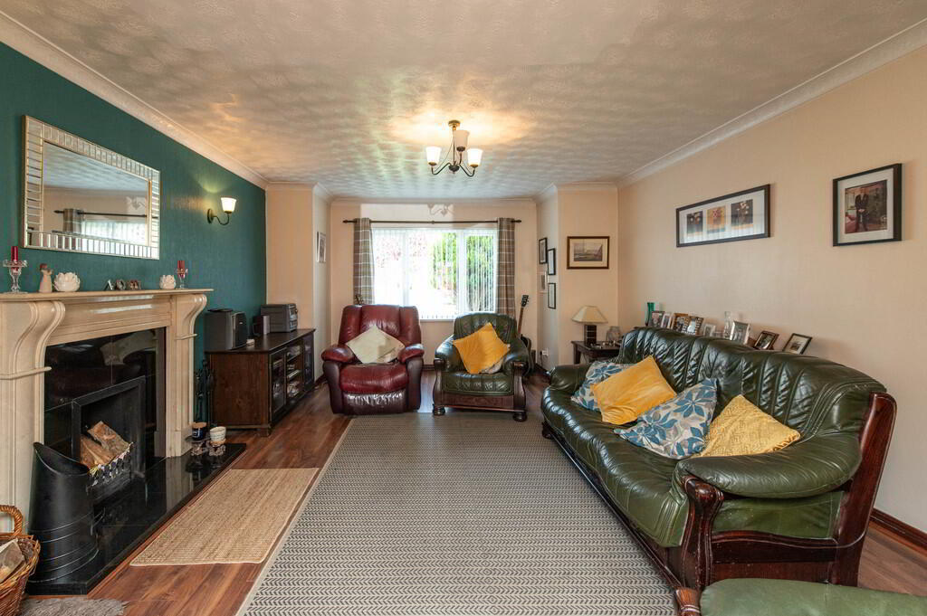 8 Farm Lodge Grove 5 of 29