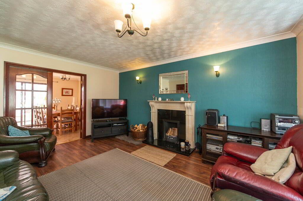 8 Farm Lodge Grove 6 of 29