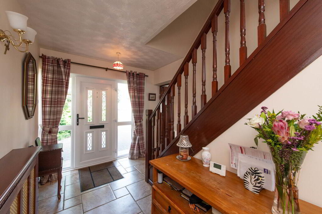 8 Farm Lodge Grove 2 of 29