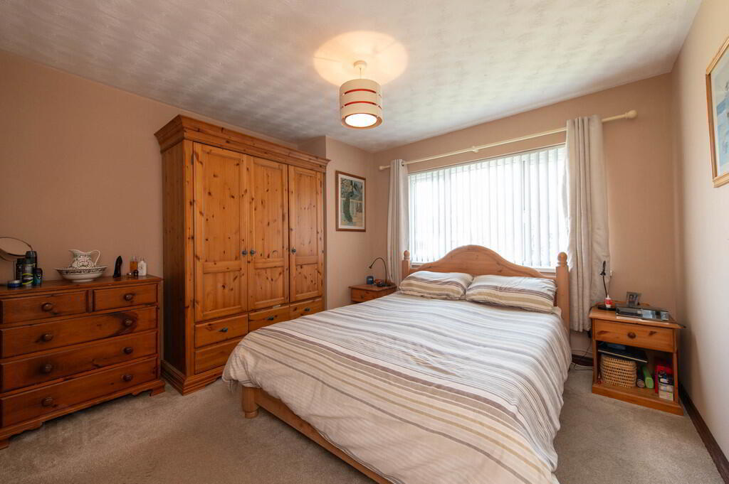 8 Farm Lodge Grove 16 of 29