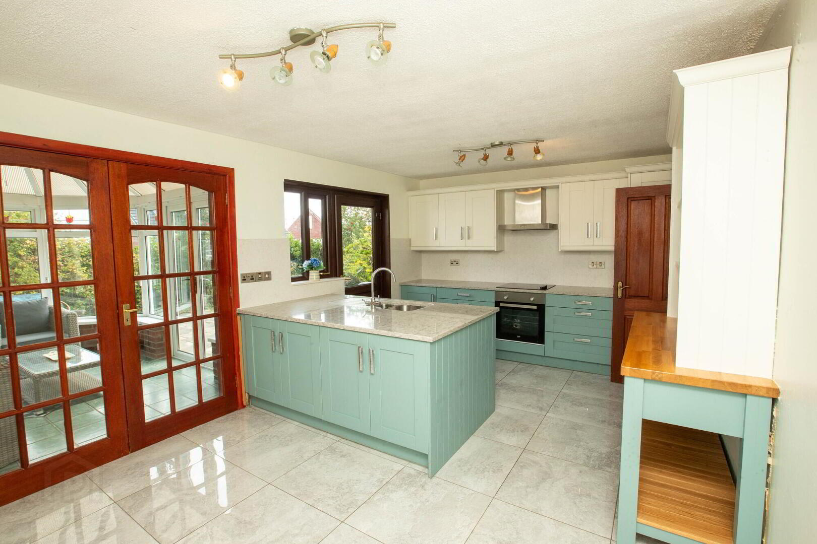 9 Tullybrannigan Brae 10 of 32