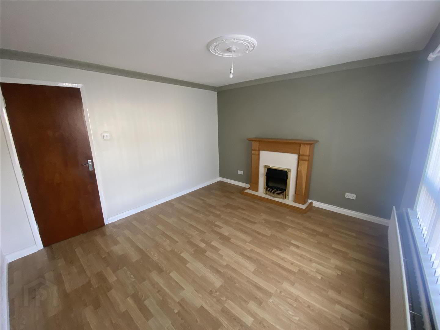 213 Parkmore 4 of 24