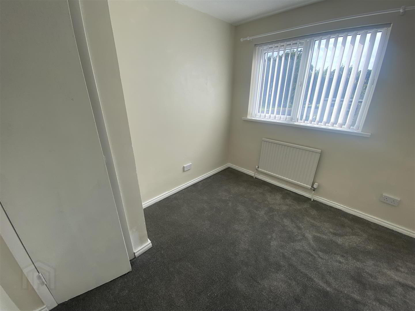 213 Parkmore 12 of 24