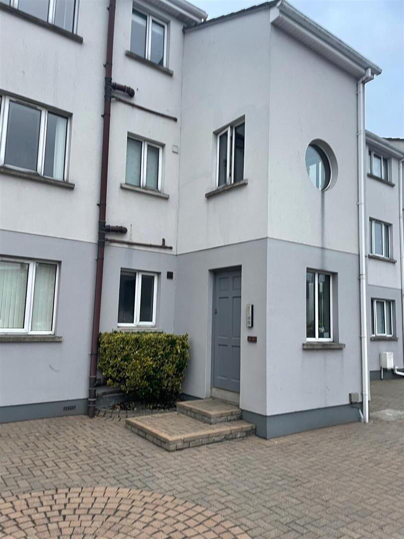 18 Dormans Court 2 of 16