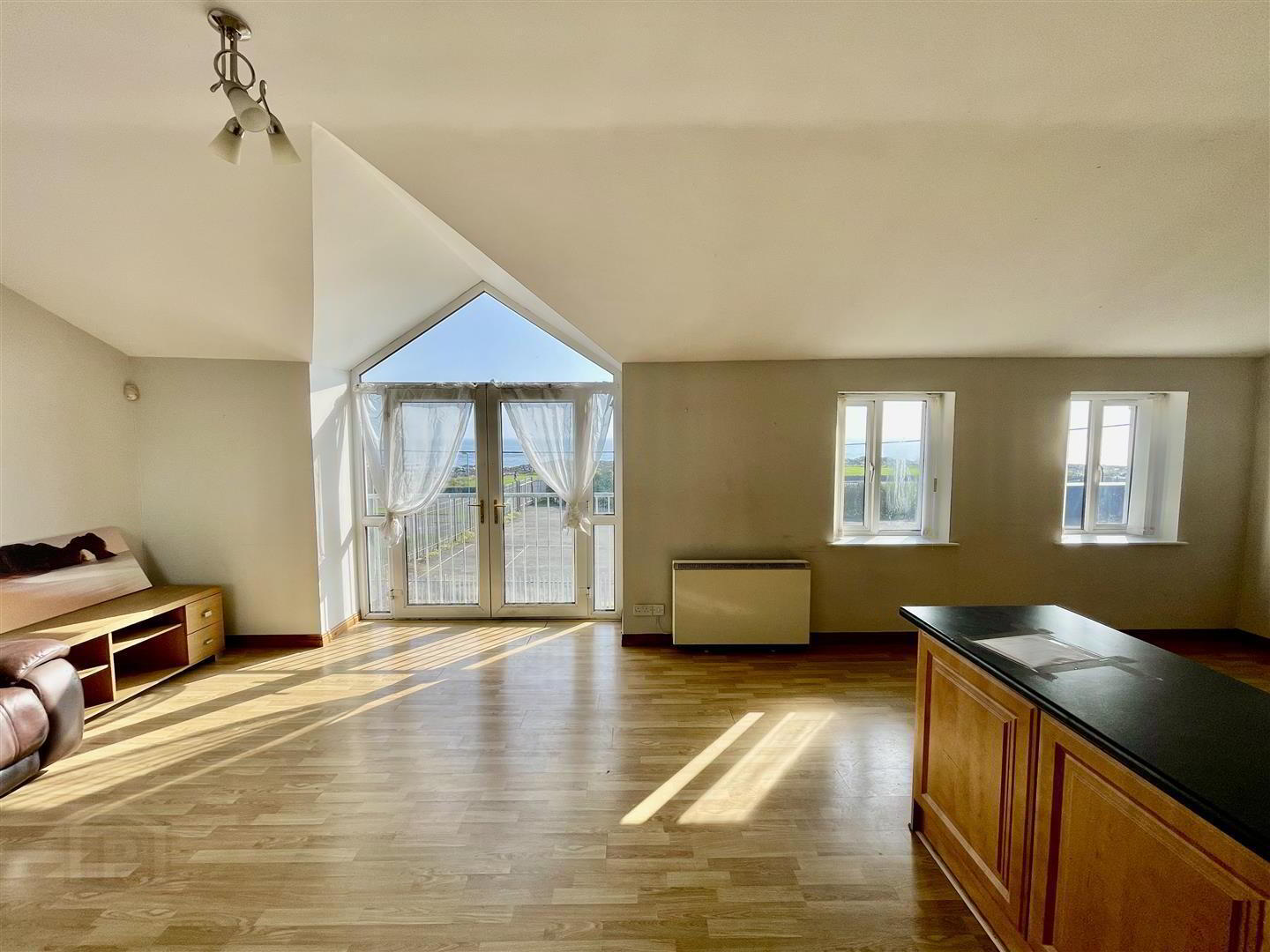 18 Dormans Court 4 of 16