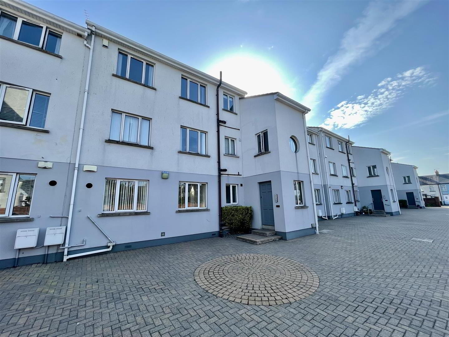 18 Dormans Court 1 of 16