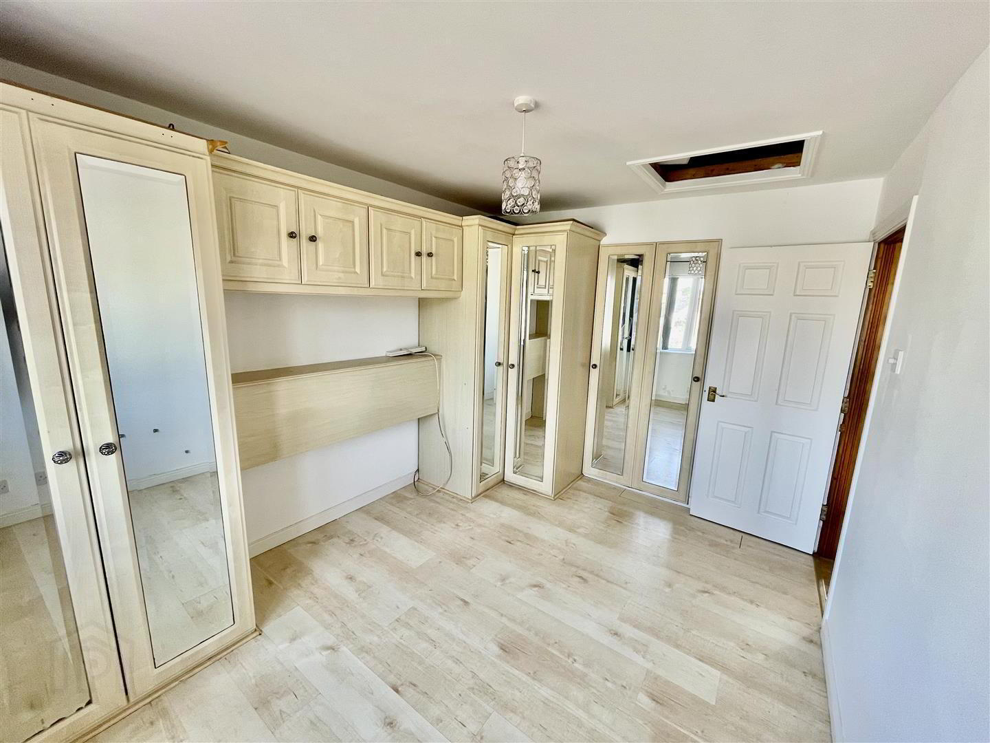 18 Dormans Court 11 of 16