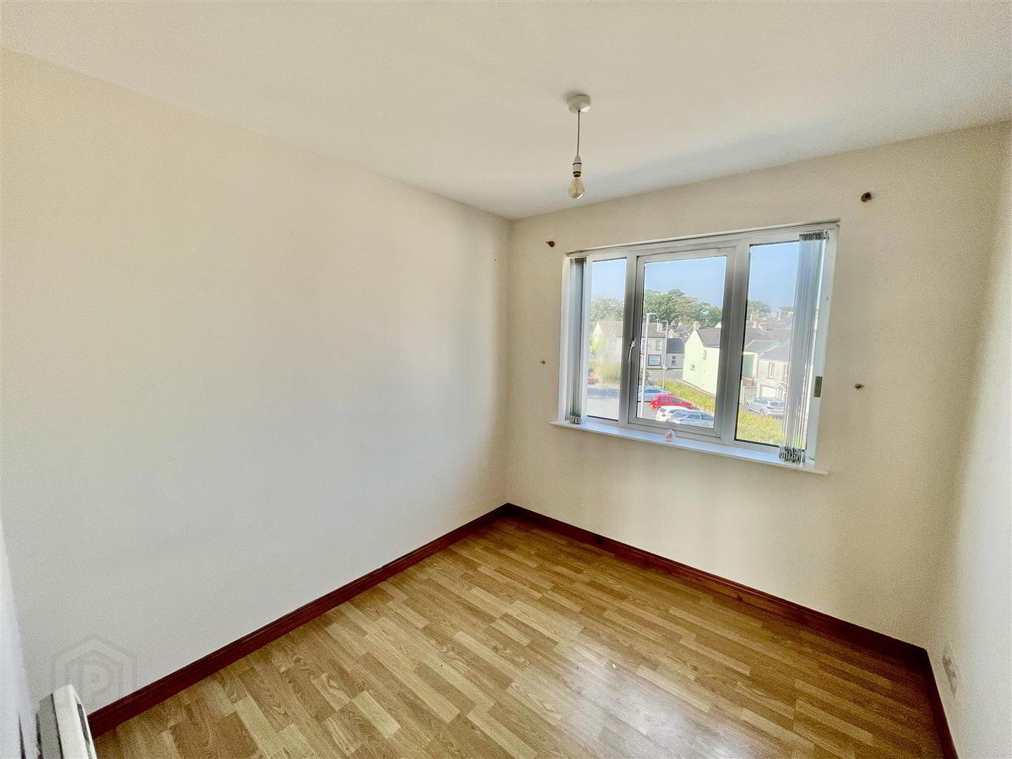 18 Dormans Court 12 of 16