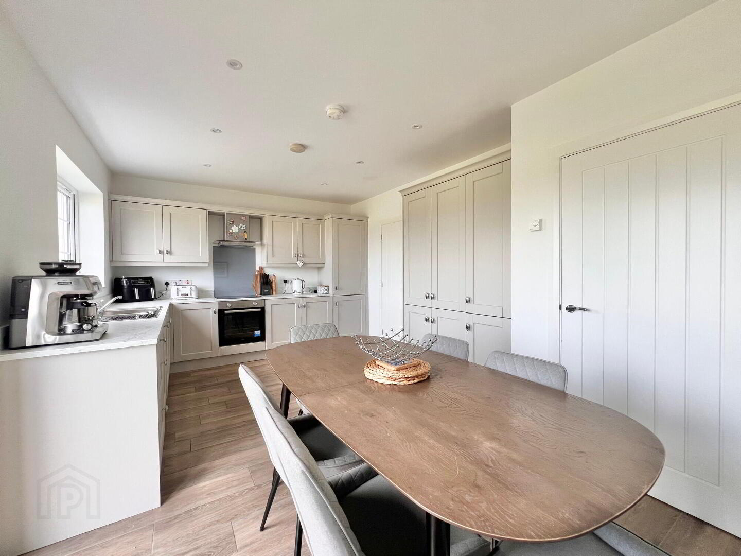 23 Long Meadow 6 of 27