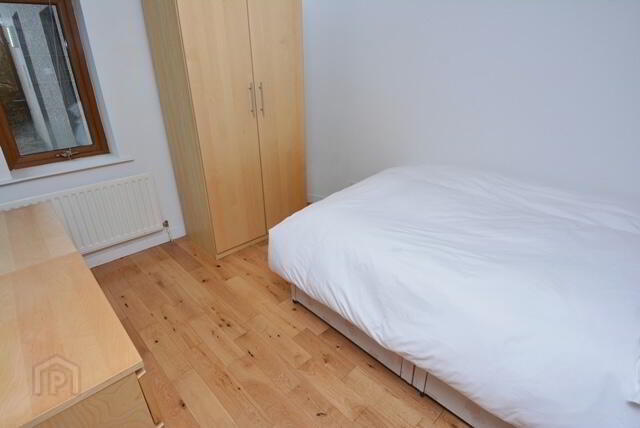 Park Royal, 841e Lisburn Road 12 of 17