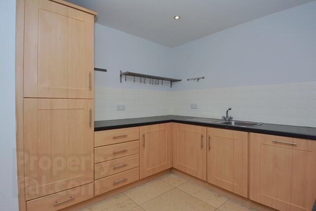 Park Royal, 841e Lisburn Road 9 of 17