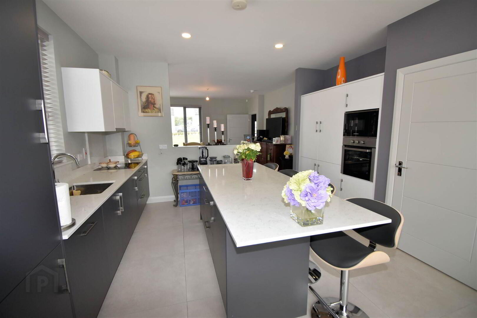 4 Hatheran Square 7 of 27