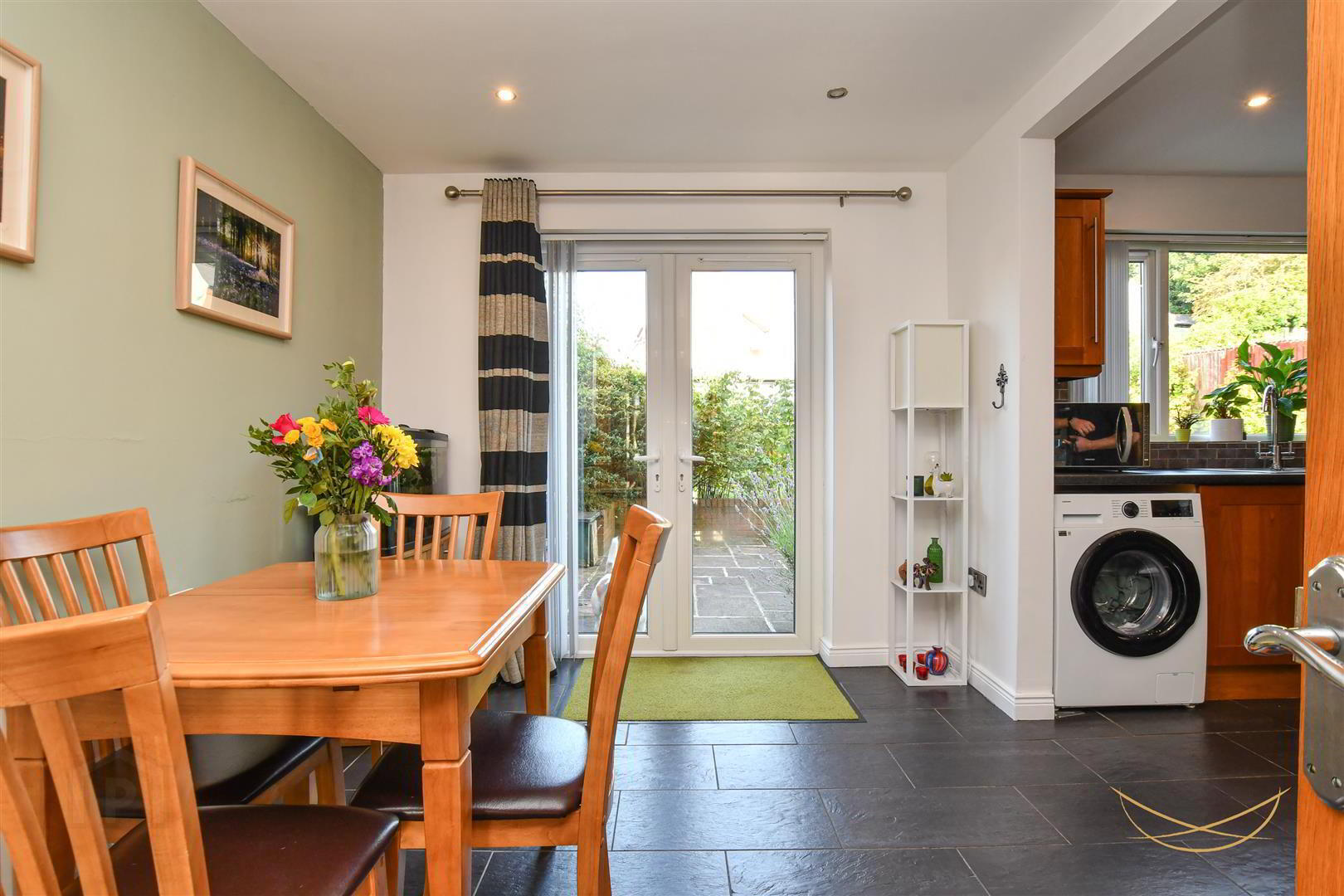 125 Seaview Drive 11 of 44