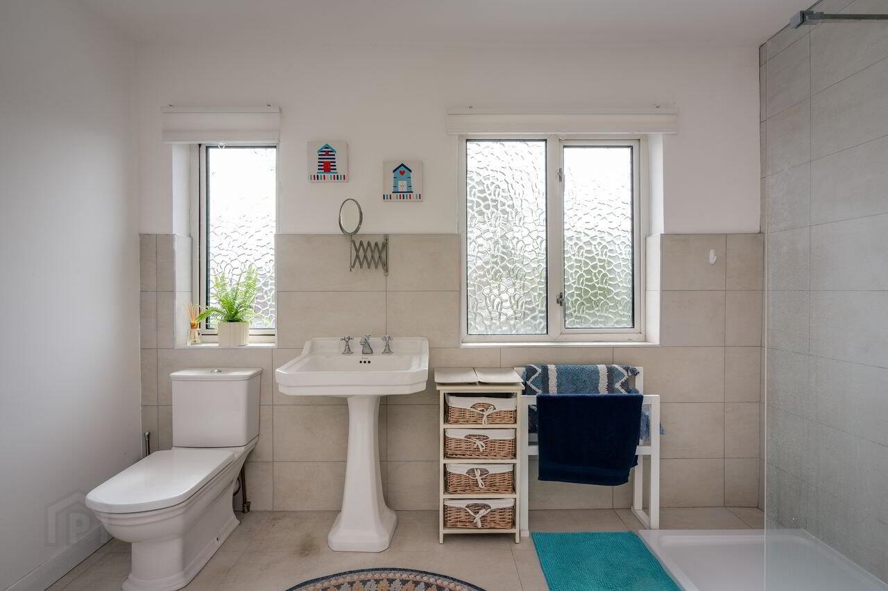 23 Larne Road 13 of 25