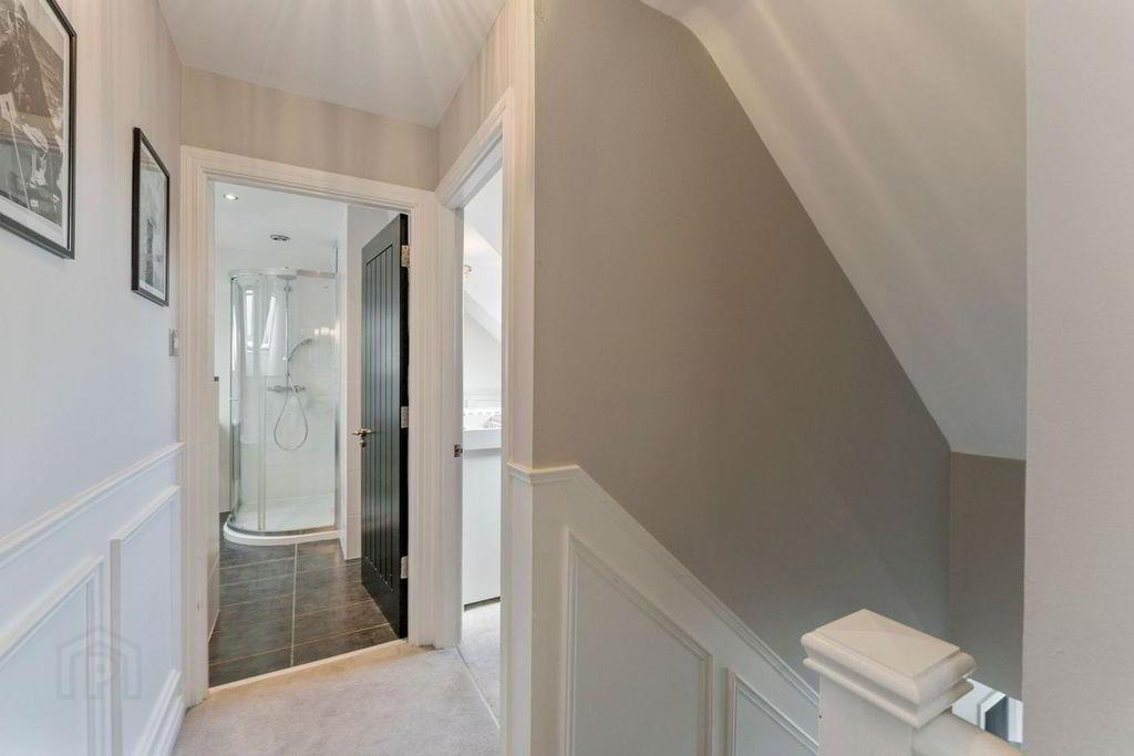 11 Irvine Crescent 18 of 29