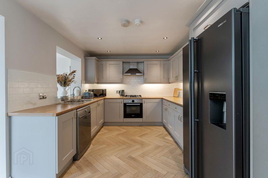 11 Irvine Crescent 12 of 29