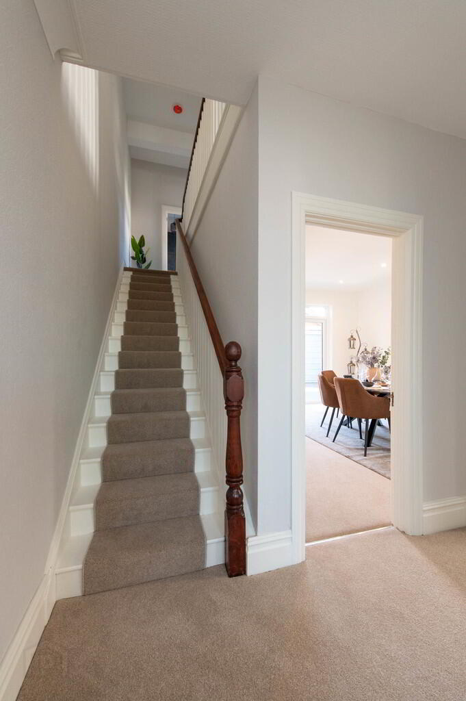 31 Upper Station Road 12 of 32