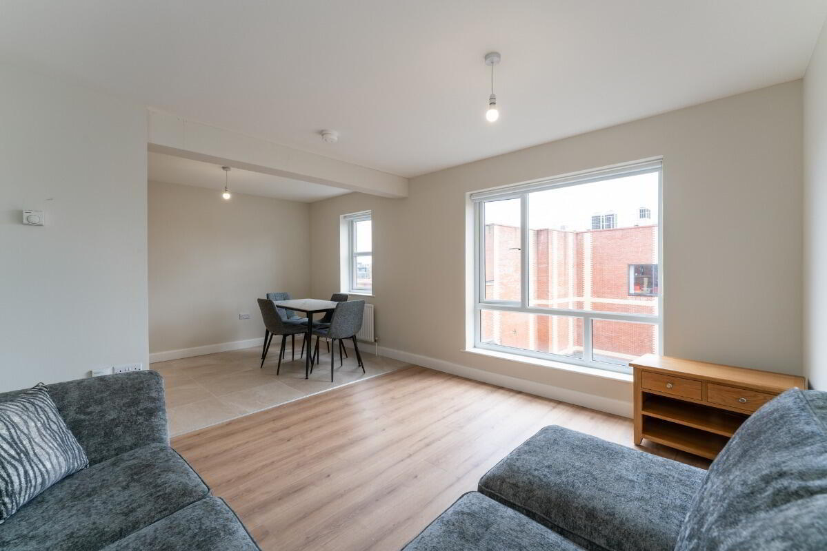 411 College Court Central 4 of 9