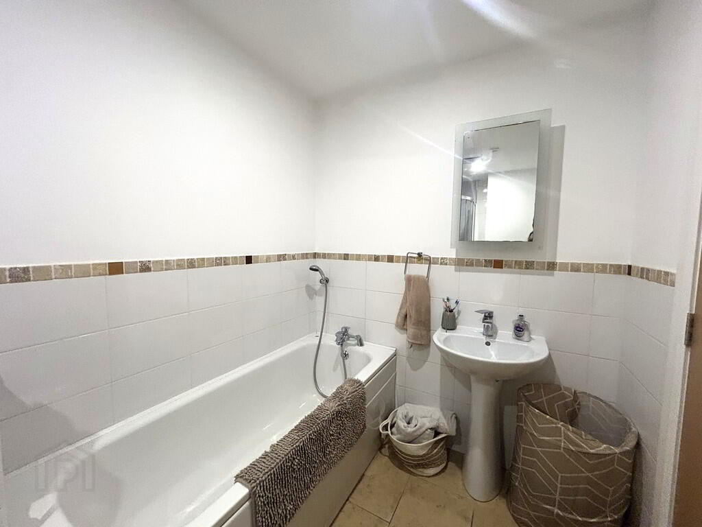 15 Shandon Manor, 17 Clara Road 8 of 8