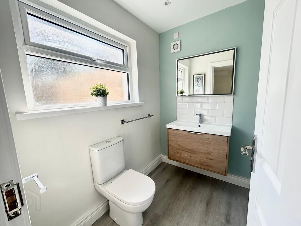 Apartment 1 139 Wandsworth Road 5 of 8