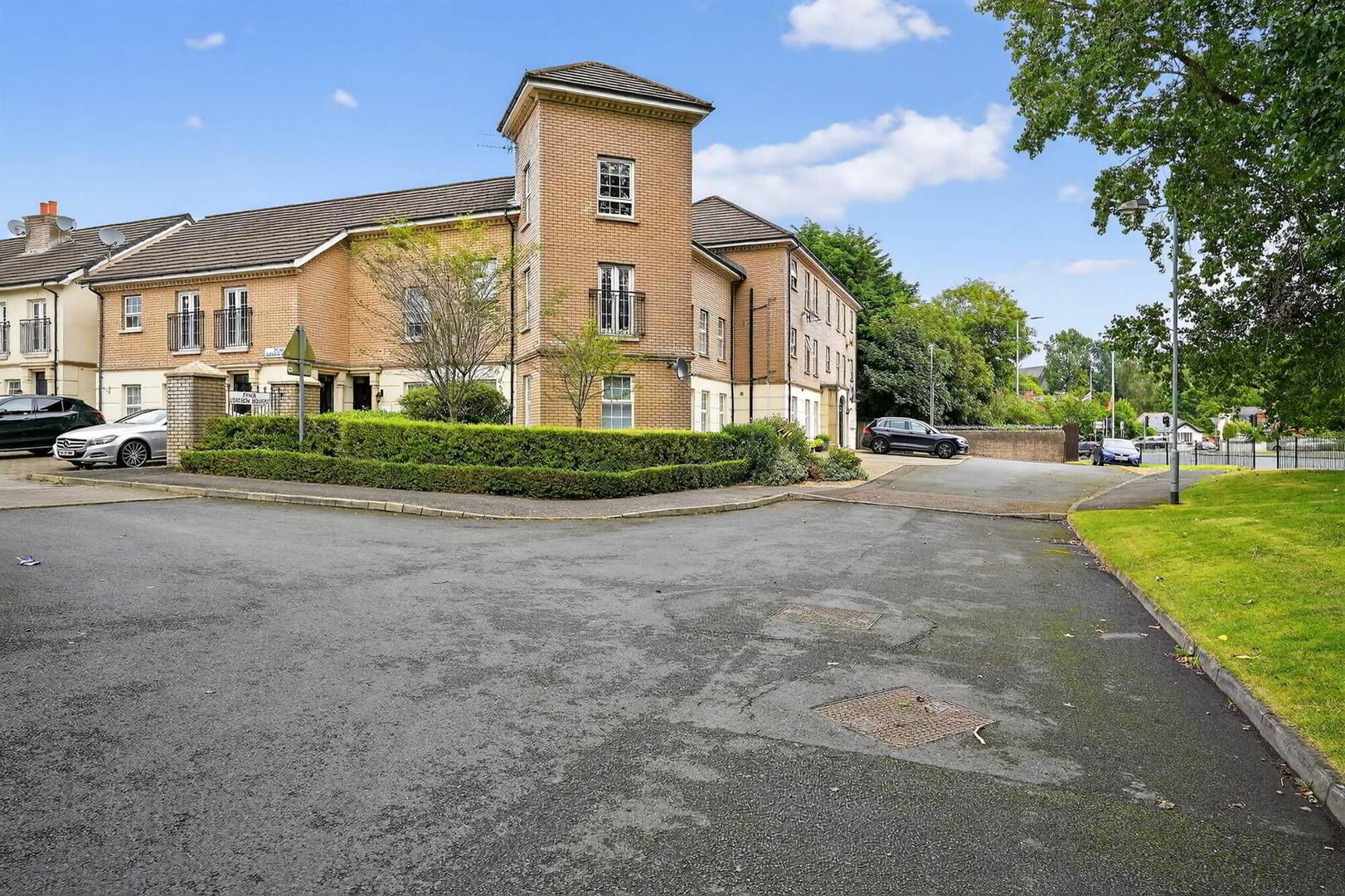 89b Leathem Square 2 of 24