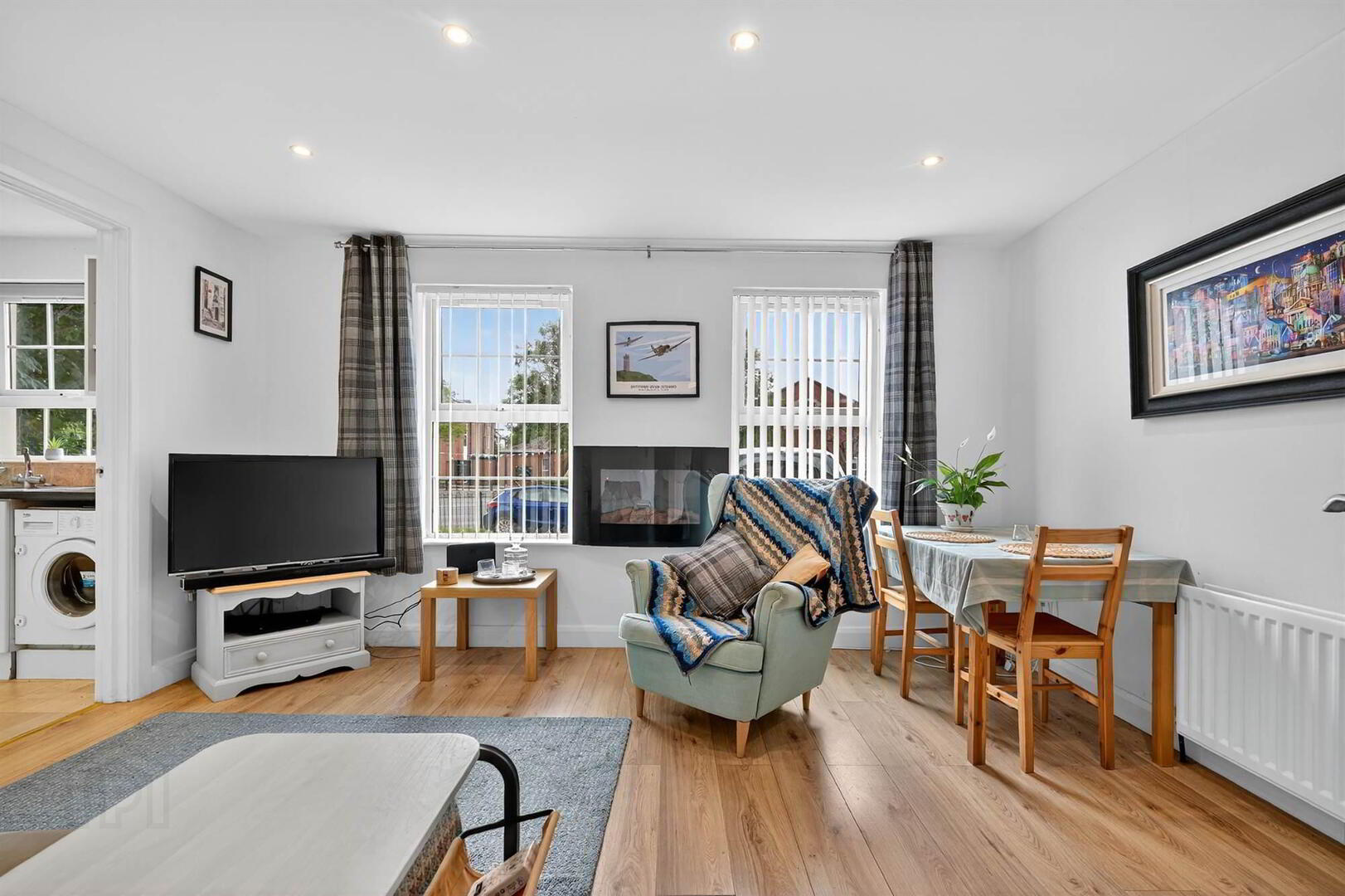 89b Leathem Square 7 of 24