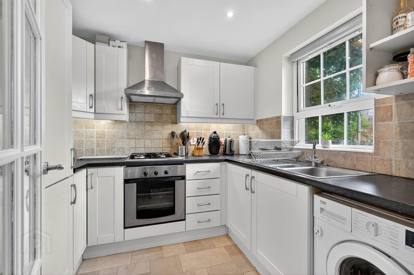 89b Leathem Square 13 of 24
