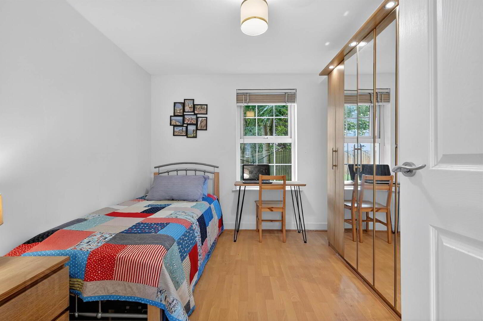 89b Leathem Square 17 of 24