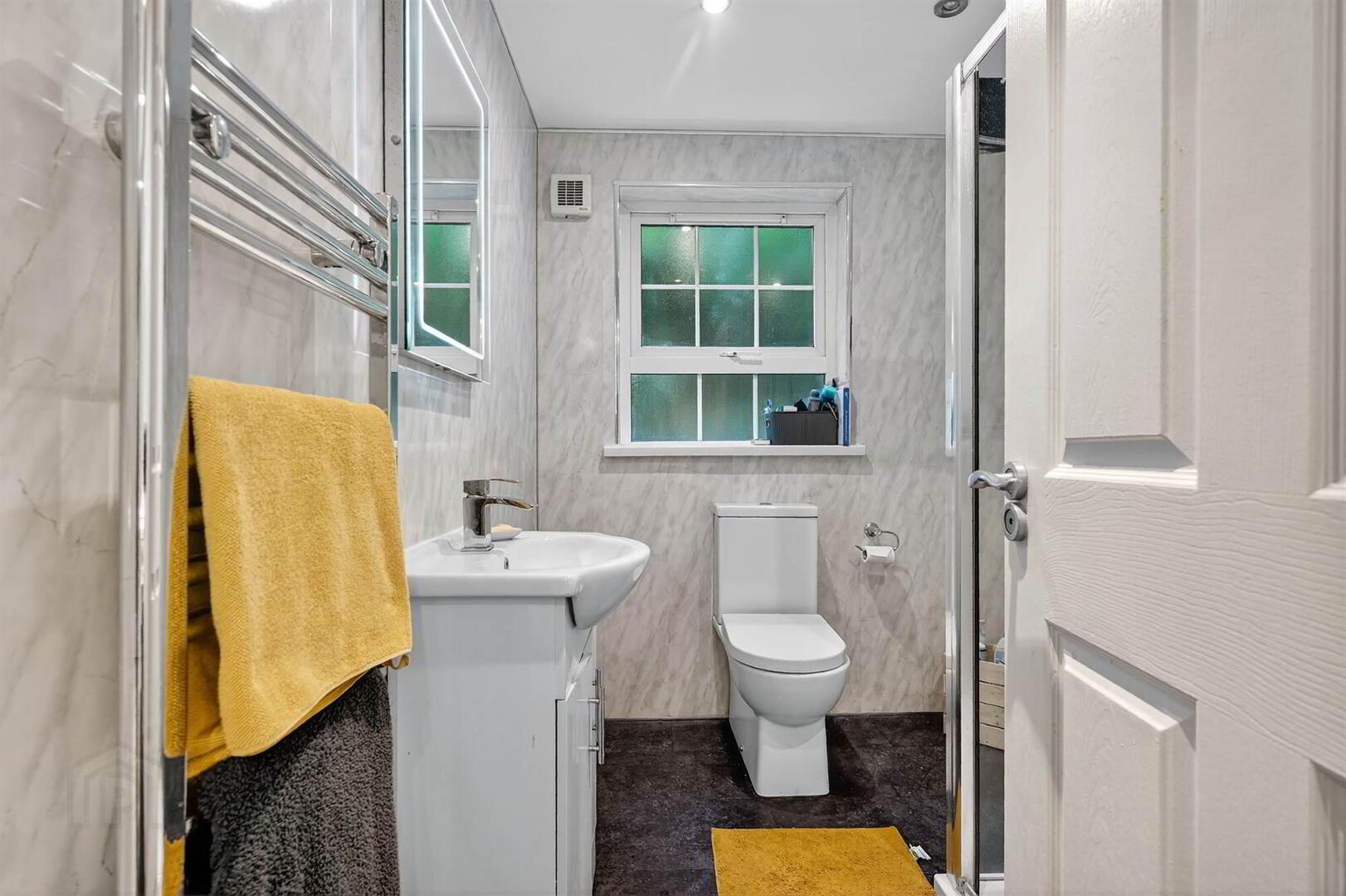89b Leathem Square 18 of 24
