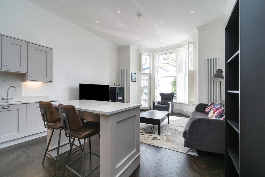 1 Portland House, 13 Wellington Park 4 of 21