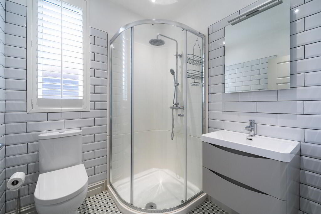 1 Portland House, 13 Wellington Park 12 of 21