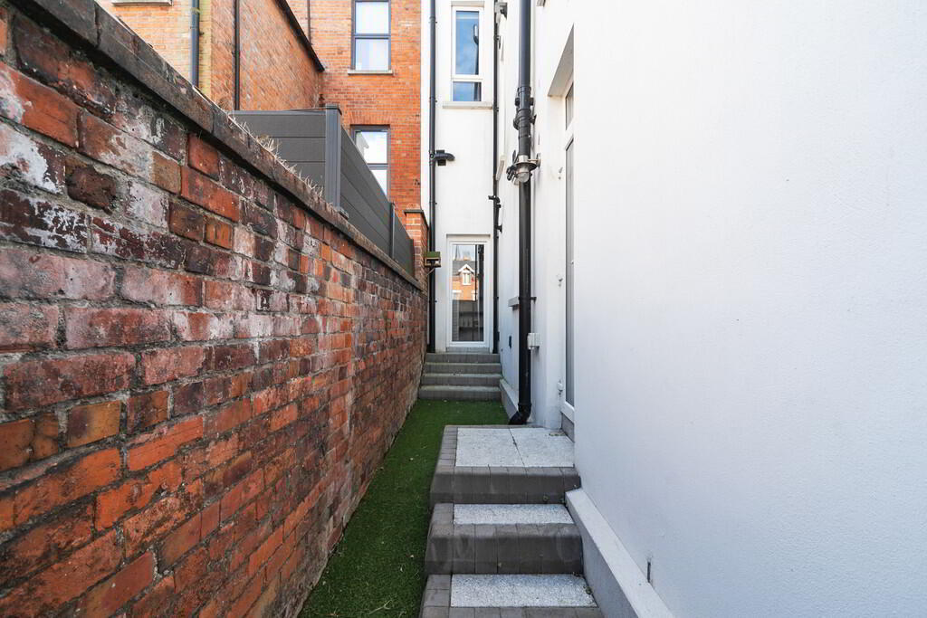 1 Portland House, 13 Wellington Park 19 of 21