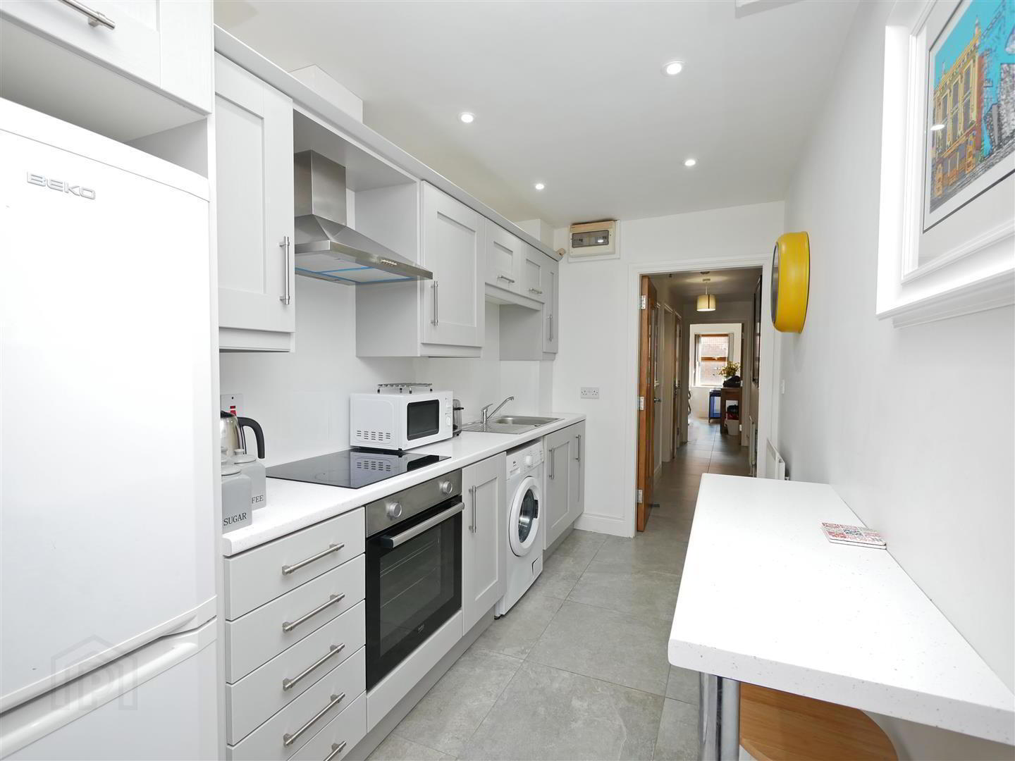 Apt 4, 167 University Street 7 of 13