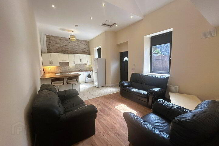 13 Academy Street 6 of 14