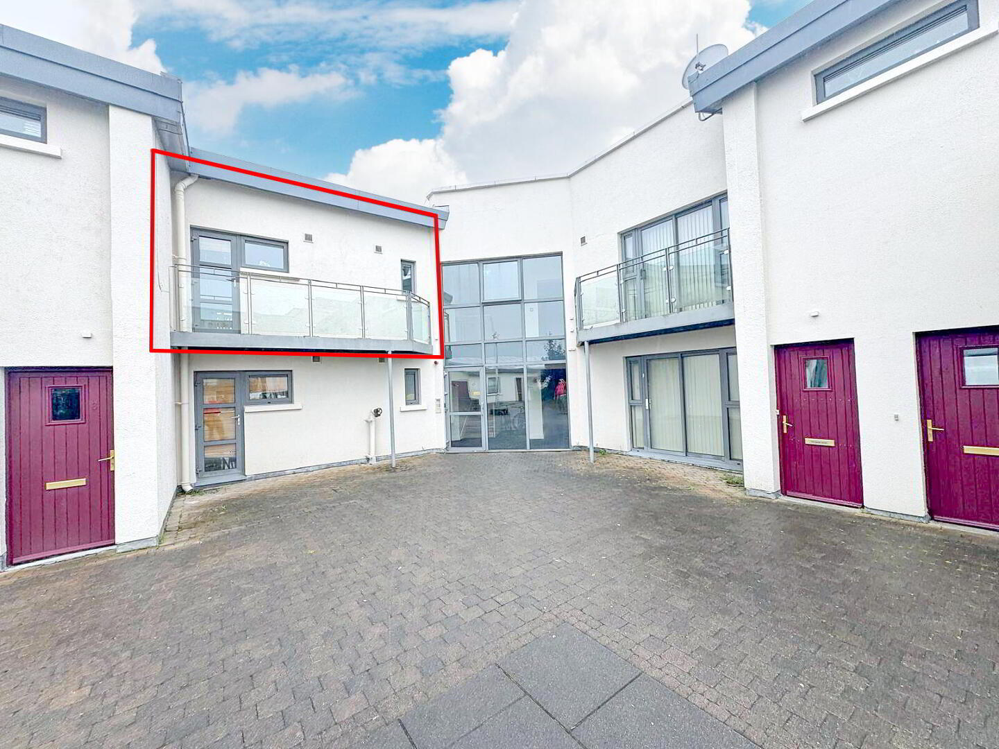 Apt 10, Quayside North Court 1 of 8
