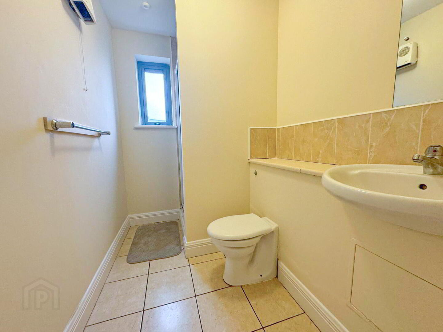 Apt 10, Quayside North Court 7 of 8