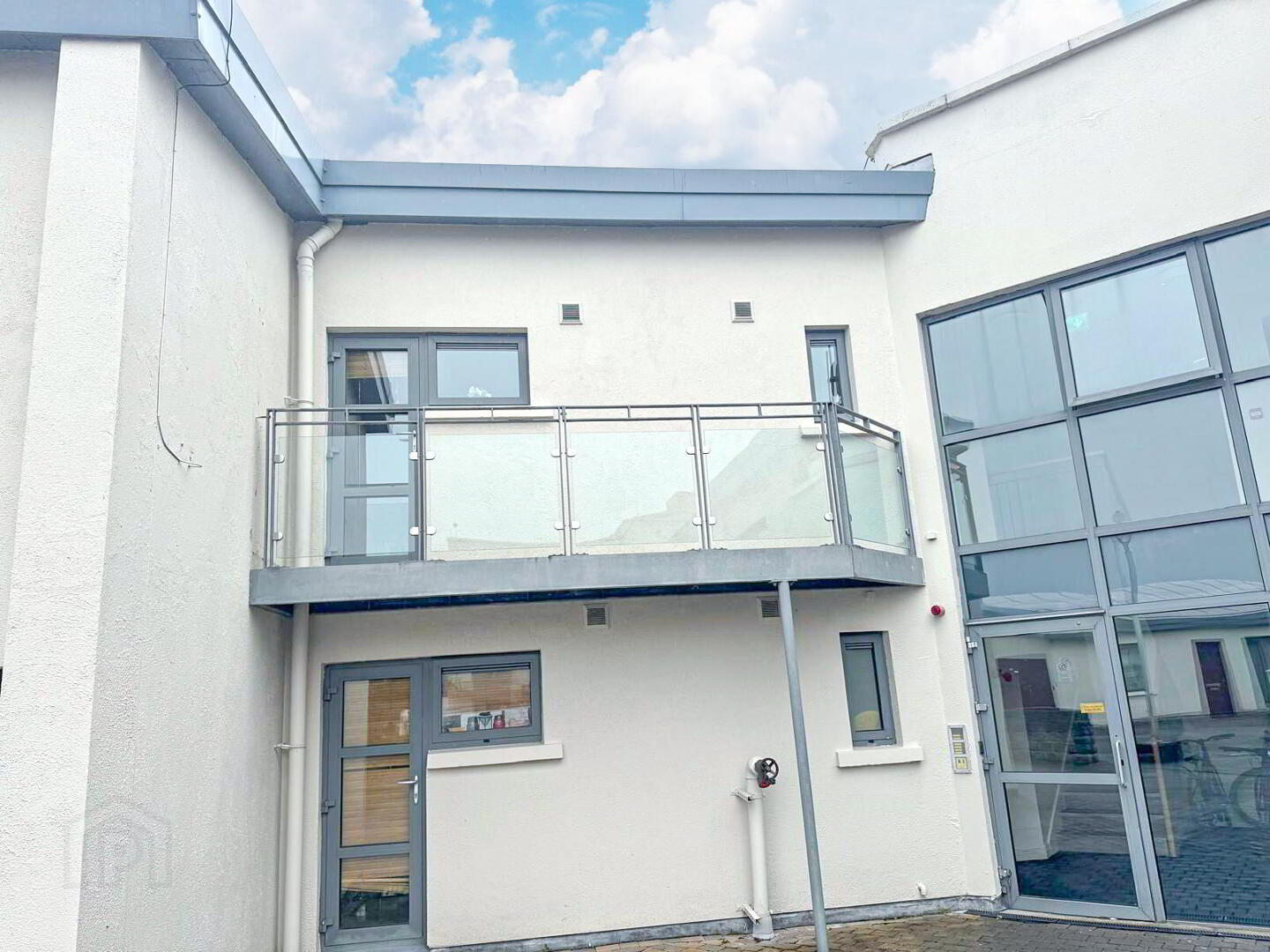Apt 10, Quayside North Court 8 of 8