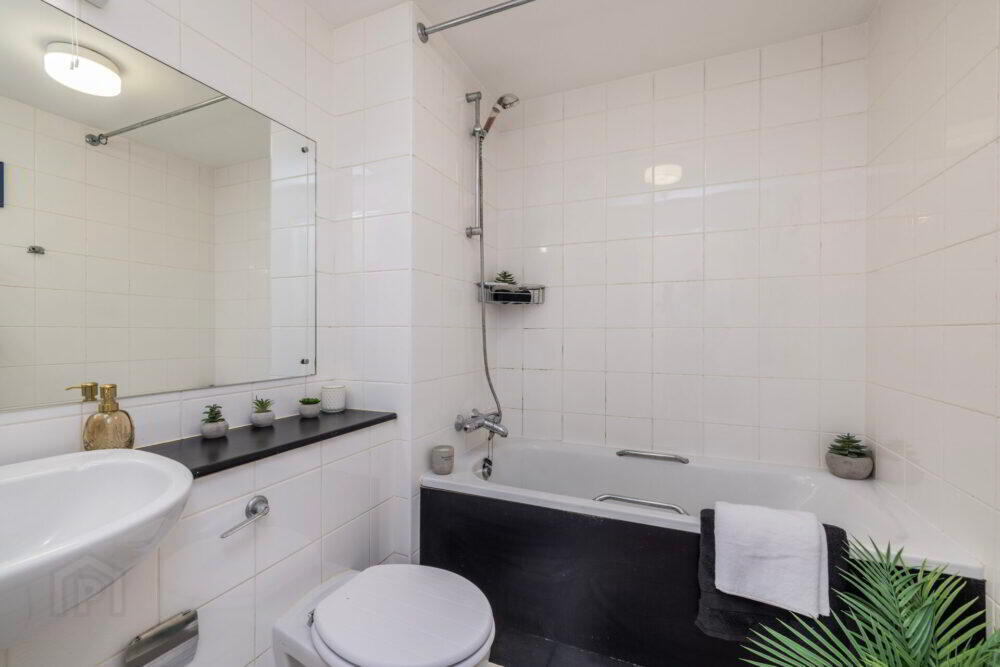 Apt 1 The Claremont, Santry Cross 11 of 20